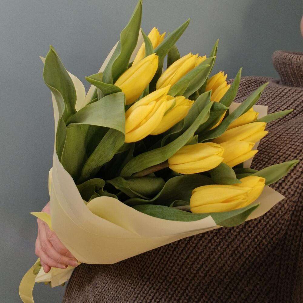 15 Желтых тюльпанов