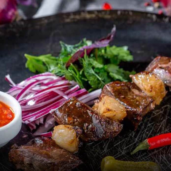 Шашлык из бараньей печени с курдюком