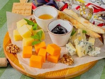 Ассорти европейских сыров