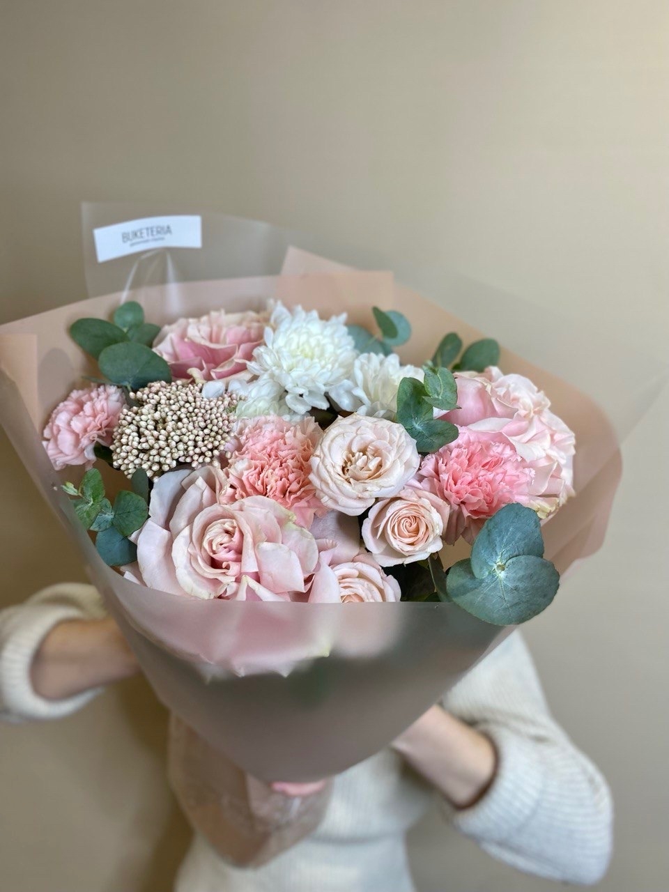 Пышные розы