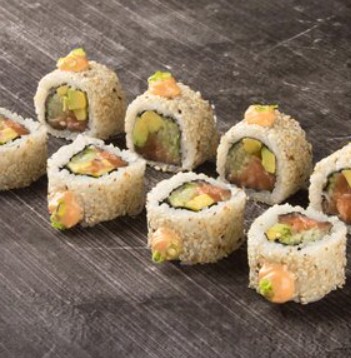 Лосось в кунжуте