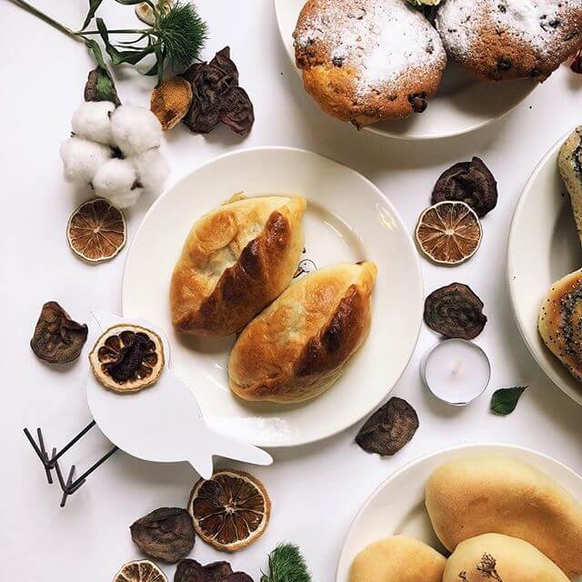 Пирожок с куриной печёнкой (80 гр.)