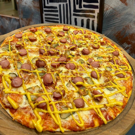Hot-dog pizza