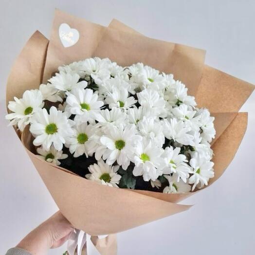 Букет «Поцелуй солнца» из кустовых ромашк.хризантем