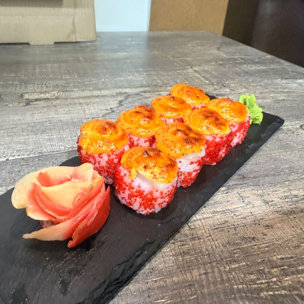Запеченный с лососем и гребешком