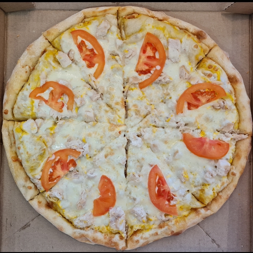 Пицца с курицей, сыром и томатами 35 см