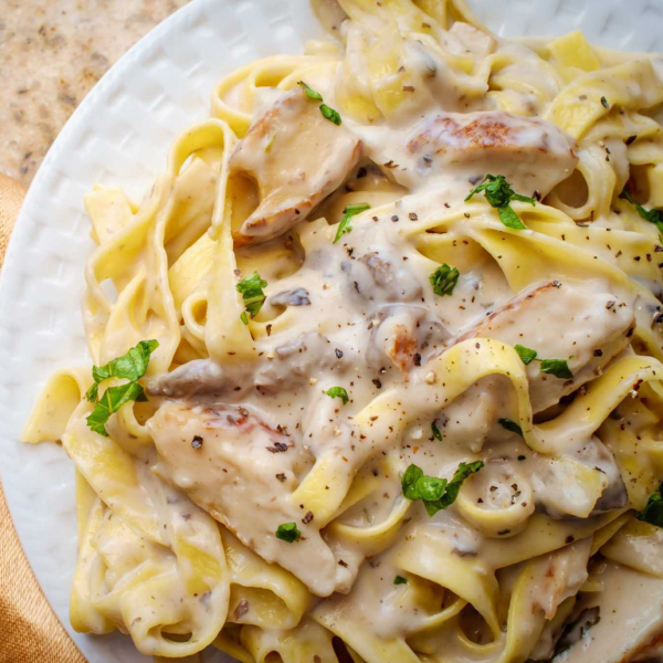 Фетучини с грибами и курочкой