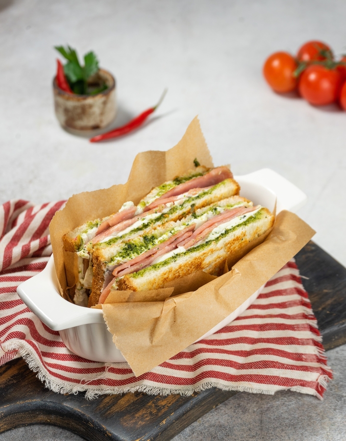 Сендвич с ветчиной из индейки