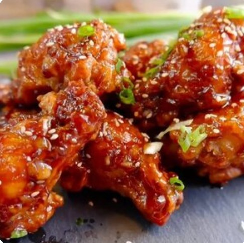 Крылья хрустящие под соусом сладкий чили 5 шт