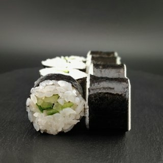 Маки Огурец