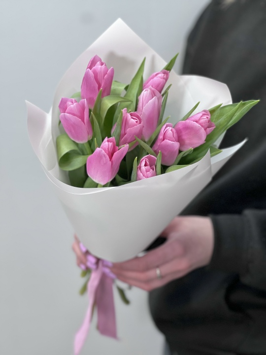 Букет «Юность» с розовыми тюльпанами