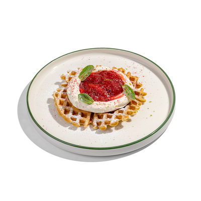 Вафля с кремом и клубникой