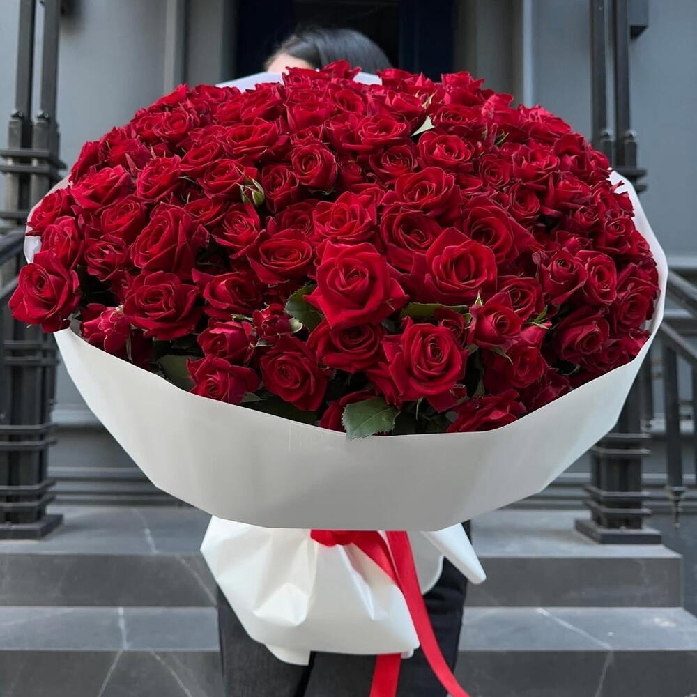 101 красная Роза круглый букет
