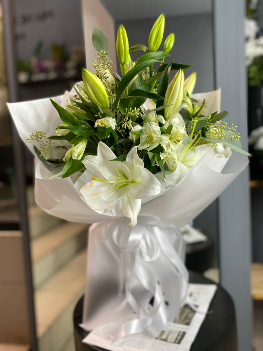 Букетик с лилиями