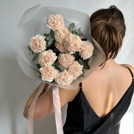 Букет «Шампань» диантусы кремовые с эвкалиптом