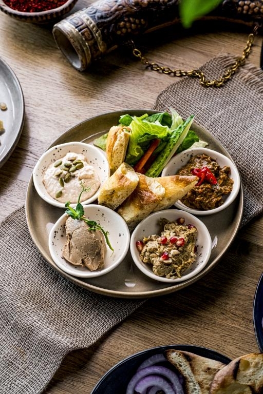 Д Грузинские намазки на компанию