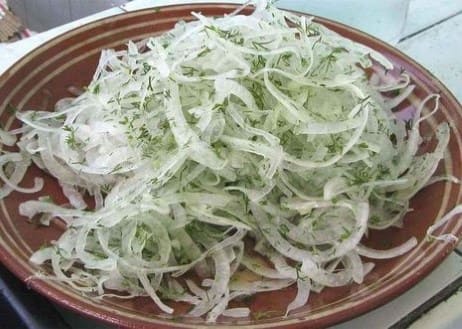 Лук маринованный