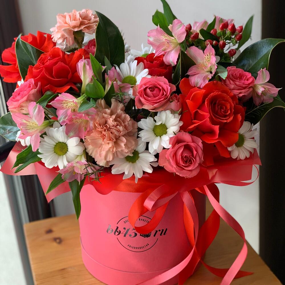 Сочная коробка с цветами