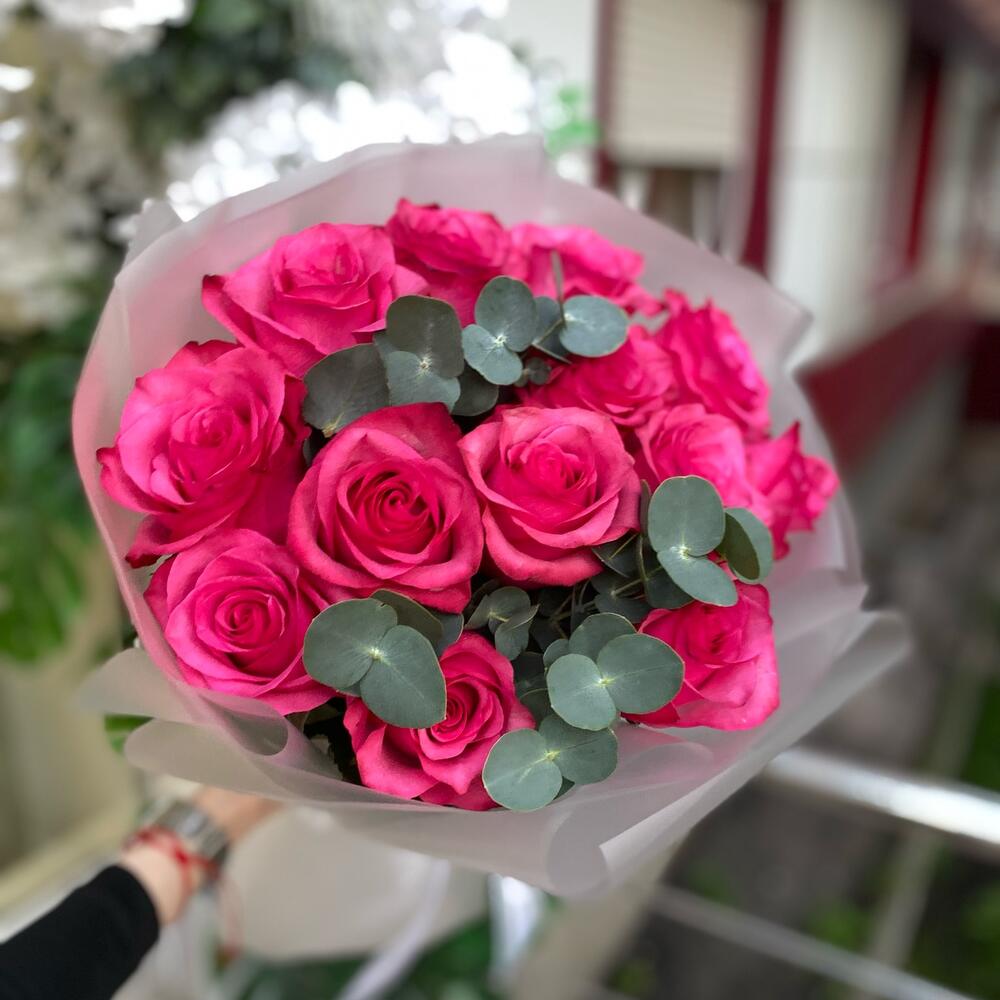 Розы с эвкалиптом