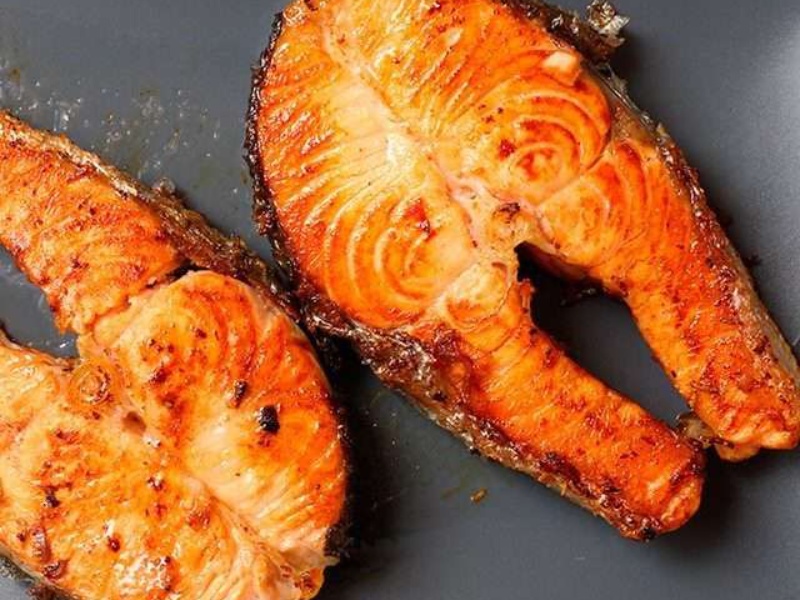 Стейк форели жаренная