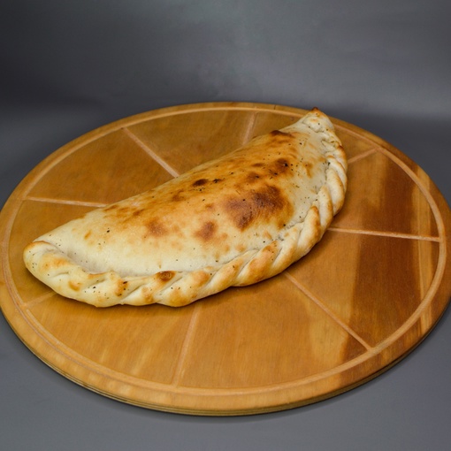 Кальцоне с курицей и грибами