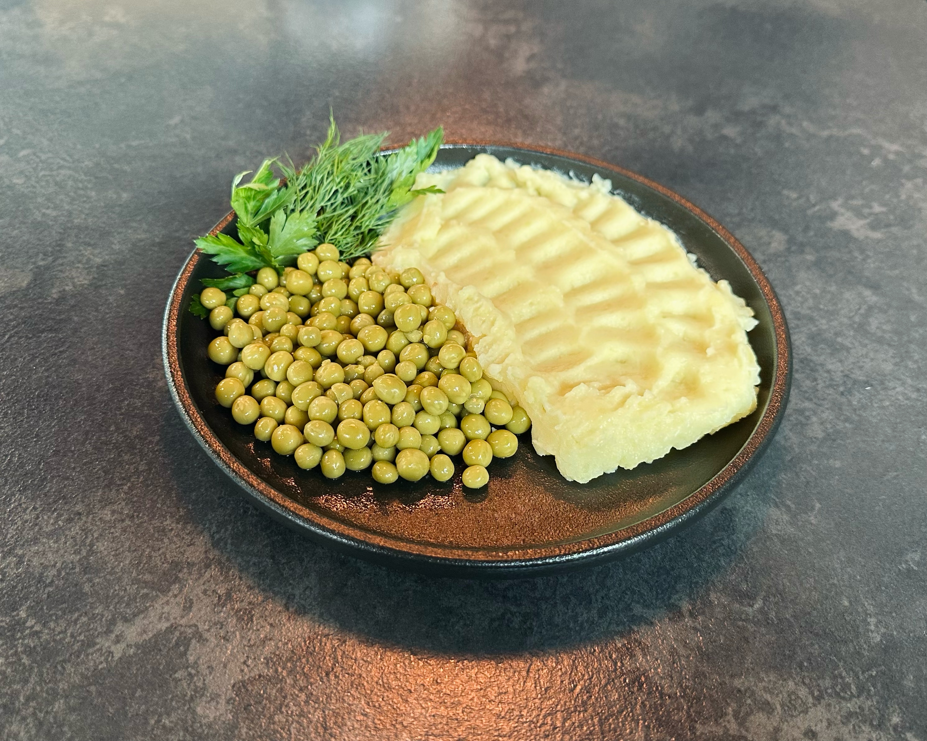 Картофельное пюре с горошком