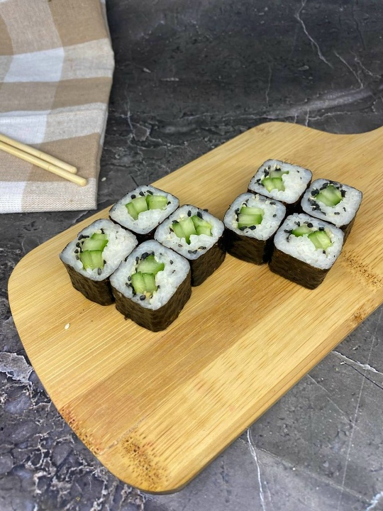 Маки с огурцом