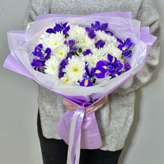 Букет с ирисами,хризантемой и статицей