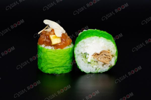 Ролл тар-тар с лососем и миндалем