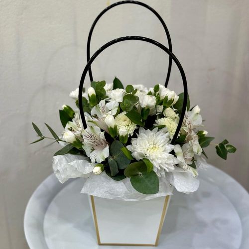 Нежный букет в сумочке (к1893)