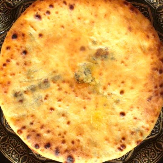 Осетинский пирог с сыром и зеленью