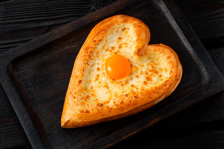 Аджарский хачапури в виде сердца ( 300 гр )