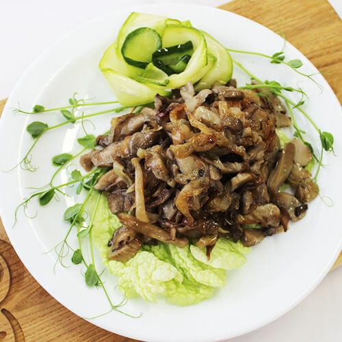 Вешенки жареные с луком