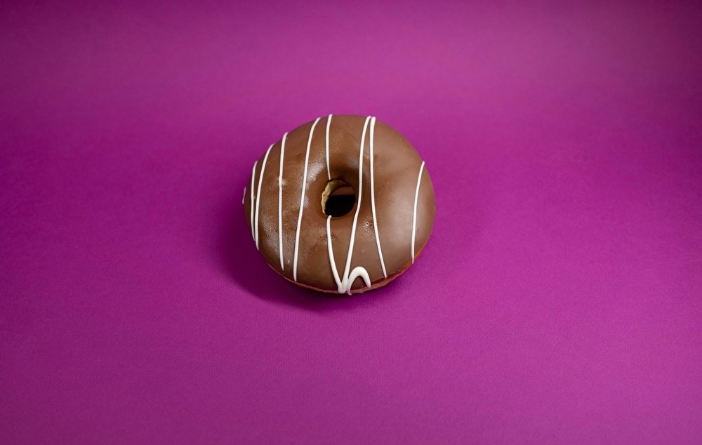 Пончик шоколаладный