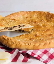 Пирог с курицей, грибами и сыром