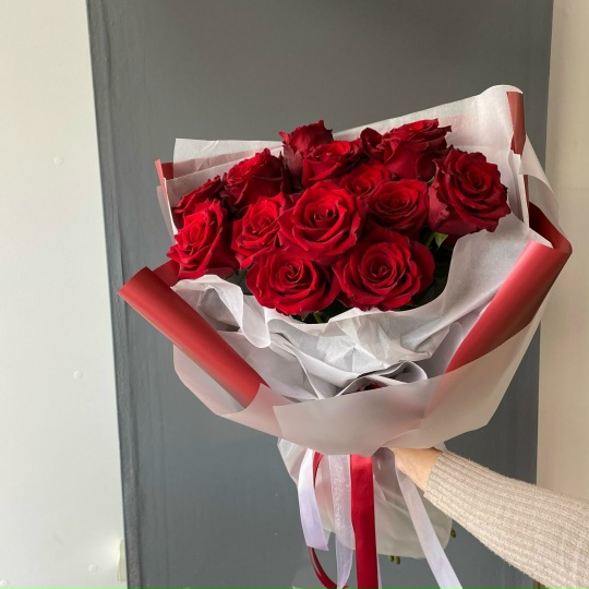 Букет из 17 красных роз