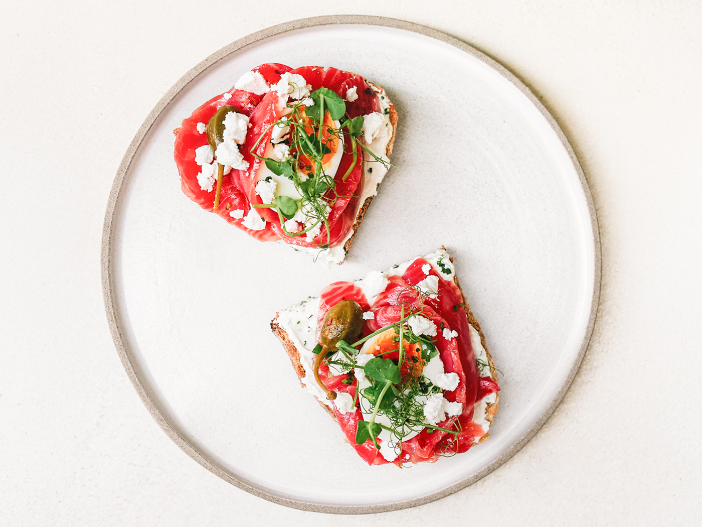 Тост с лососем