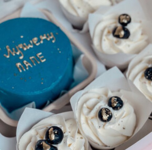 Набор Бенто-торт и капкейки папе (любая надпись на торте)