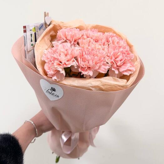 Букет из персиковых диантусов