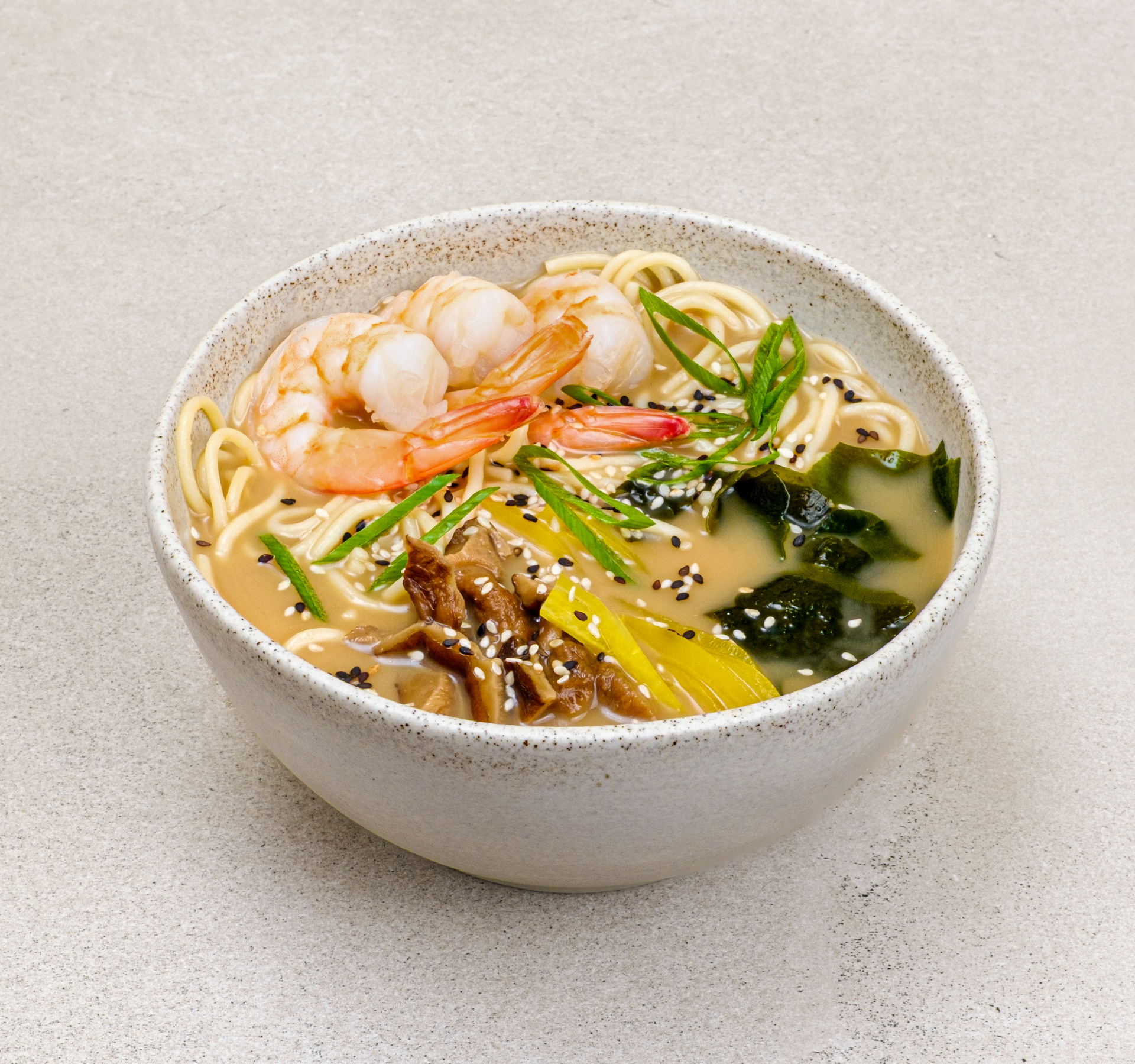 Рамен с креветками и шиитаке