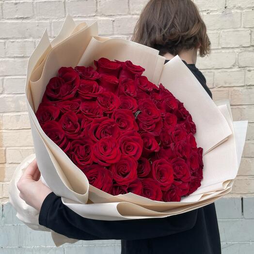 Букет из 51 красной розы в большой упаковке