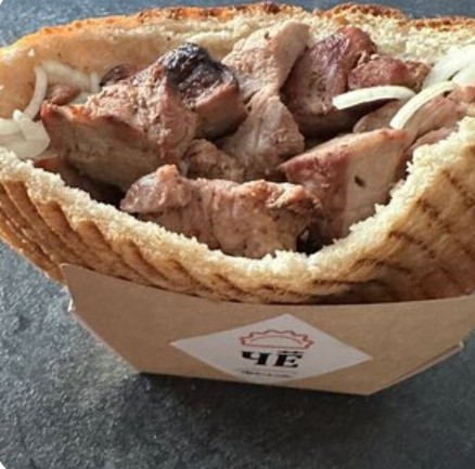 Шашлык из свинины в горячей булке