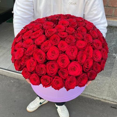 Цветы розы 101 в коробке