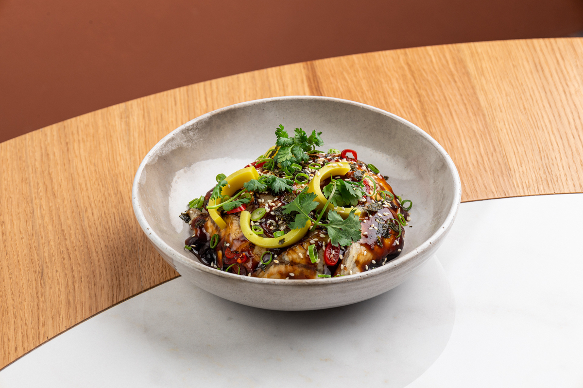 Угорь, маринованный бамбук, соус унаги