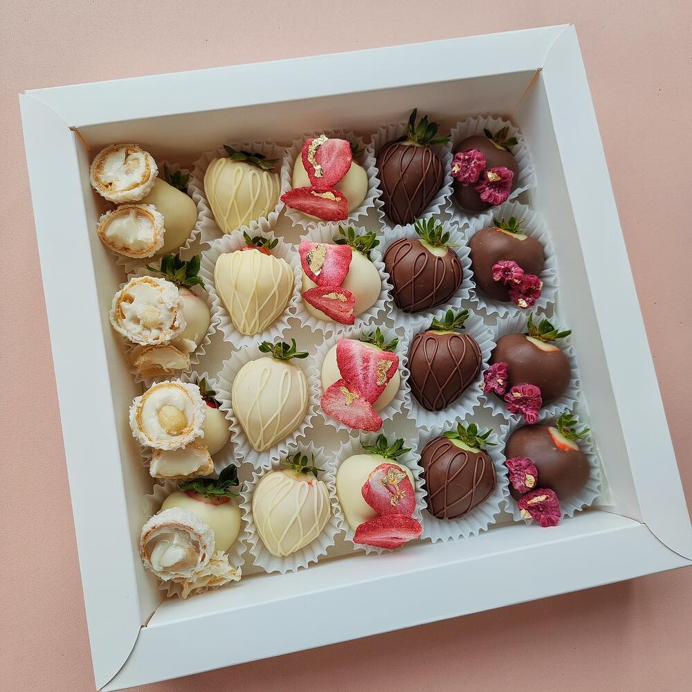 Клубника в бельгийском шоколаде, пенал