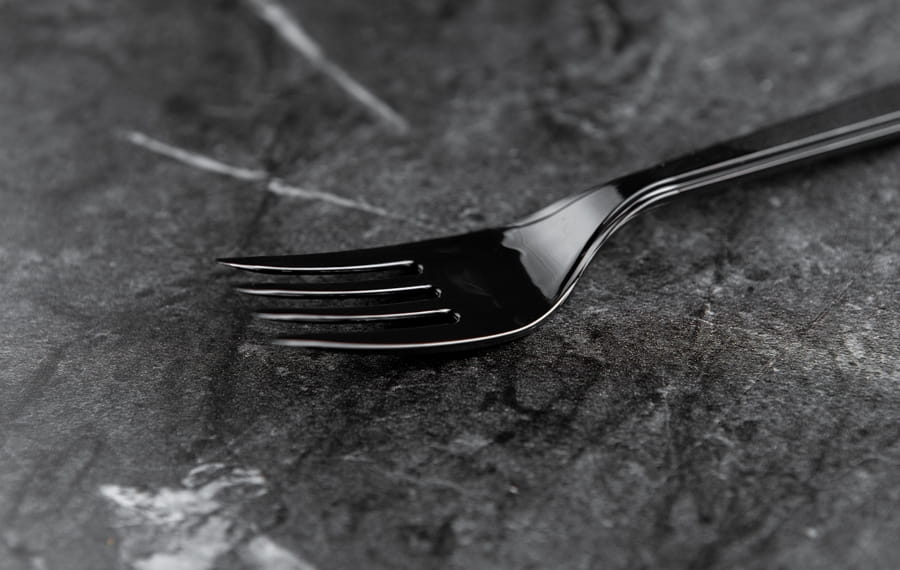 Вилка пластик черная