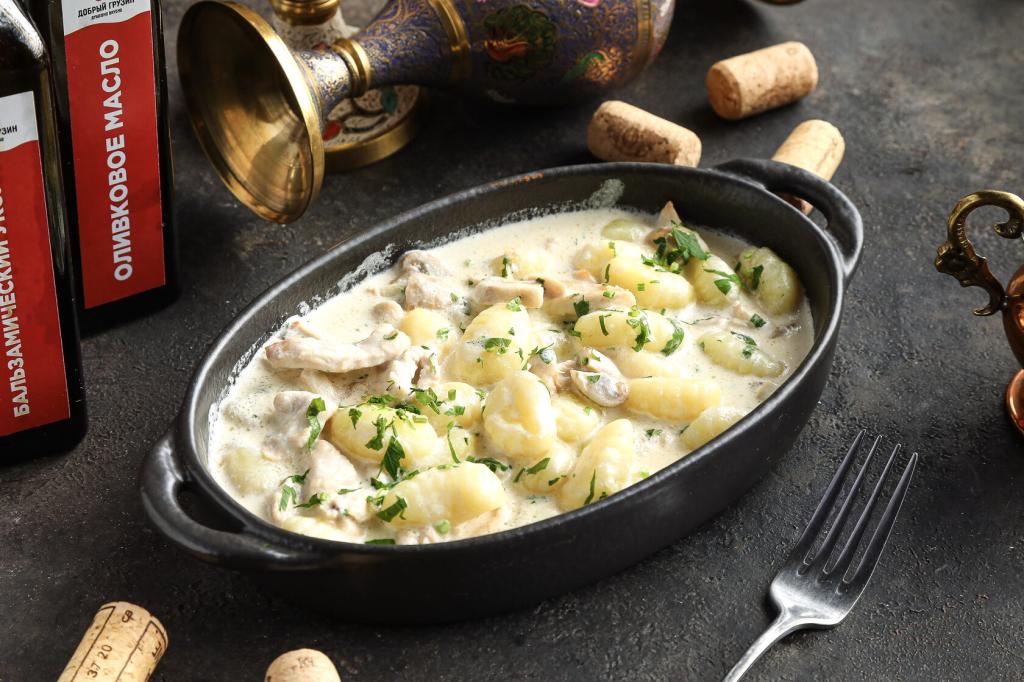 Картофель с курицей в сливочном соусе 300г