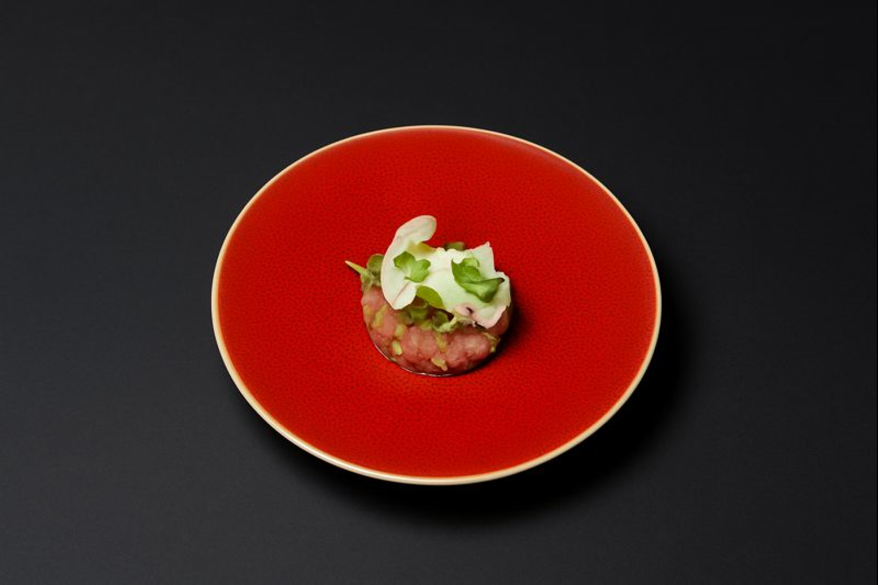 Тар Тар из тунца с трюфельным соусом