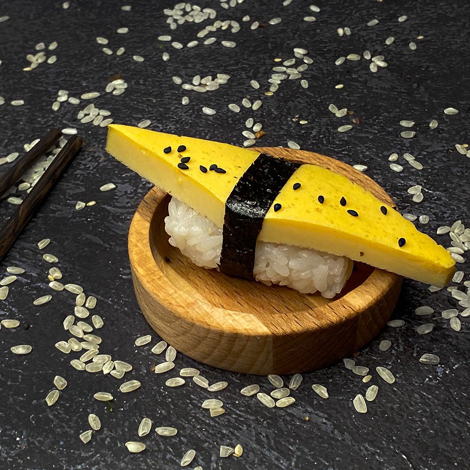 Суши с японским омлетому