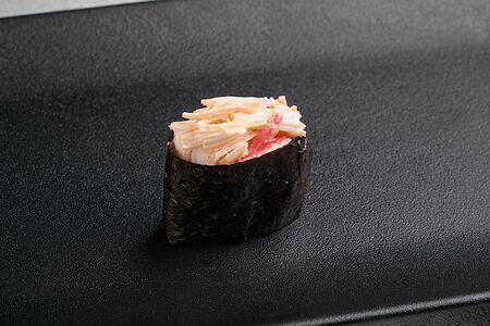 Гункан с крабом 